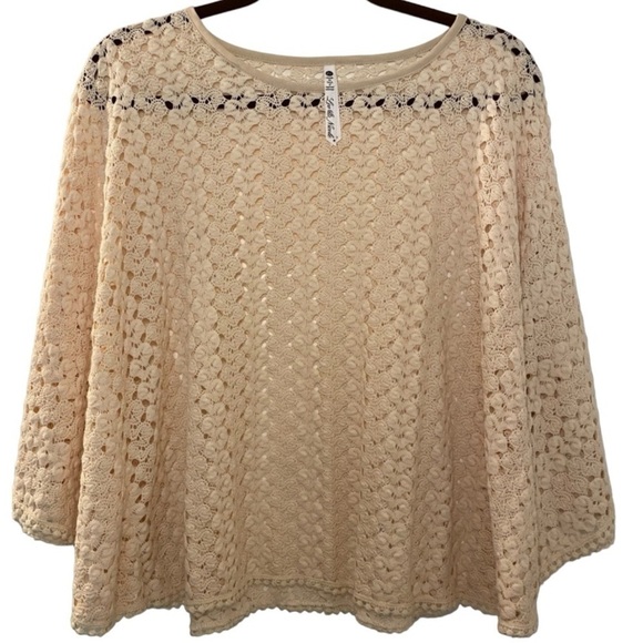 Leo & Nicole Sweaters - Leo & Nicole poncho, size PL. Cream color and a pretty lace fabric.